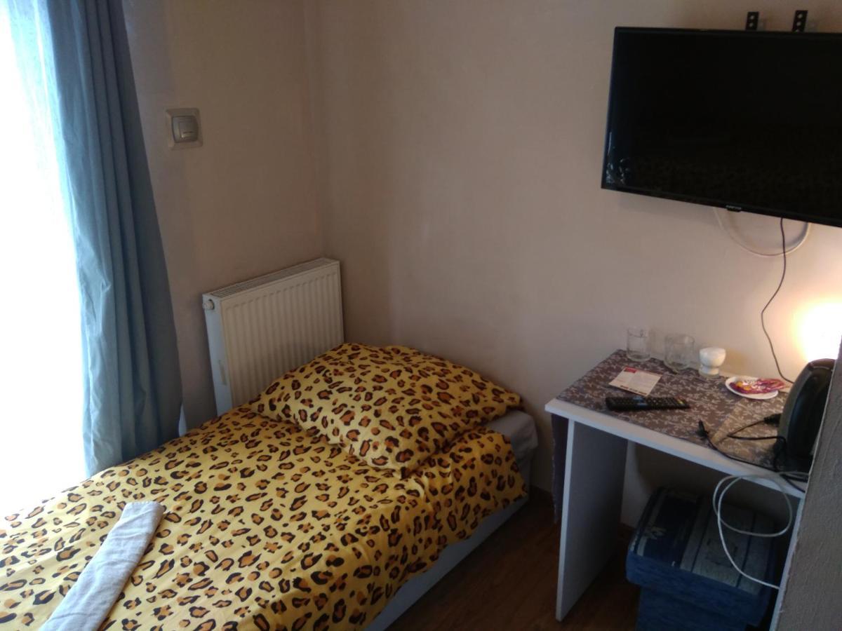 Ceramika Boleslawiec - Pensjonat Esterno foto